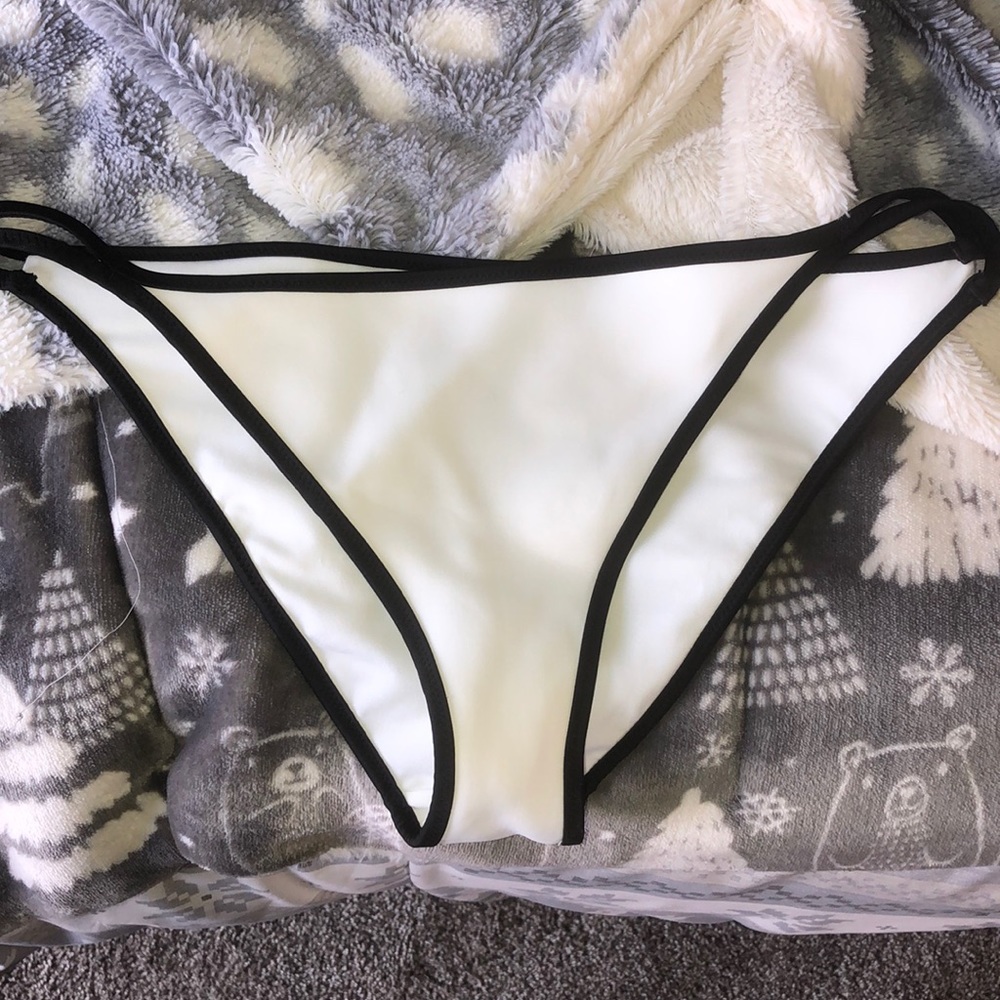 H&M Bikini bottoms